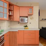 Stryjenskich Cozy With Balcony In Ursynow District By Renters شقة