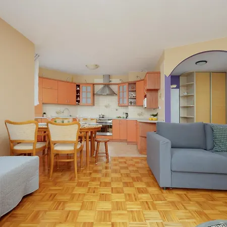 Stryjenskich Cozy With Balcony In Ursynow District By Renters *