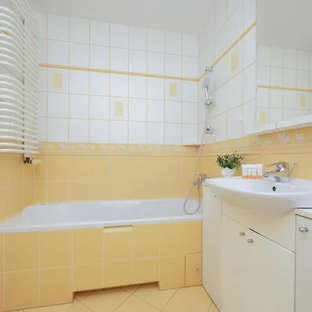 Stryjenskich Cozy With Balcony In Ursynow District By Renters *