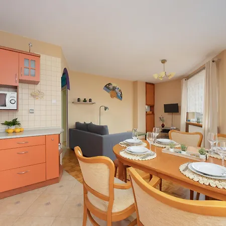 Stryjenskich Cozy With Balcony In Ursynow District By Renters