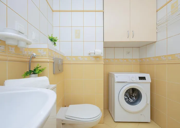 Stryjenskich Cozy With Balcony In Ursynow District By Renters Διαμέρισμα